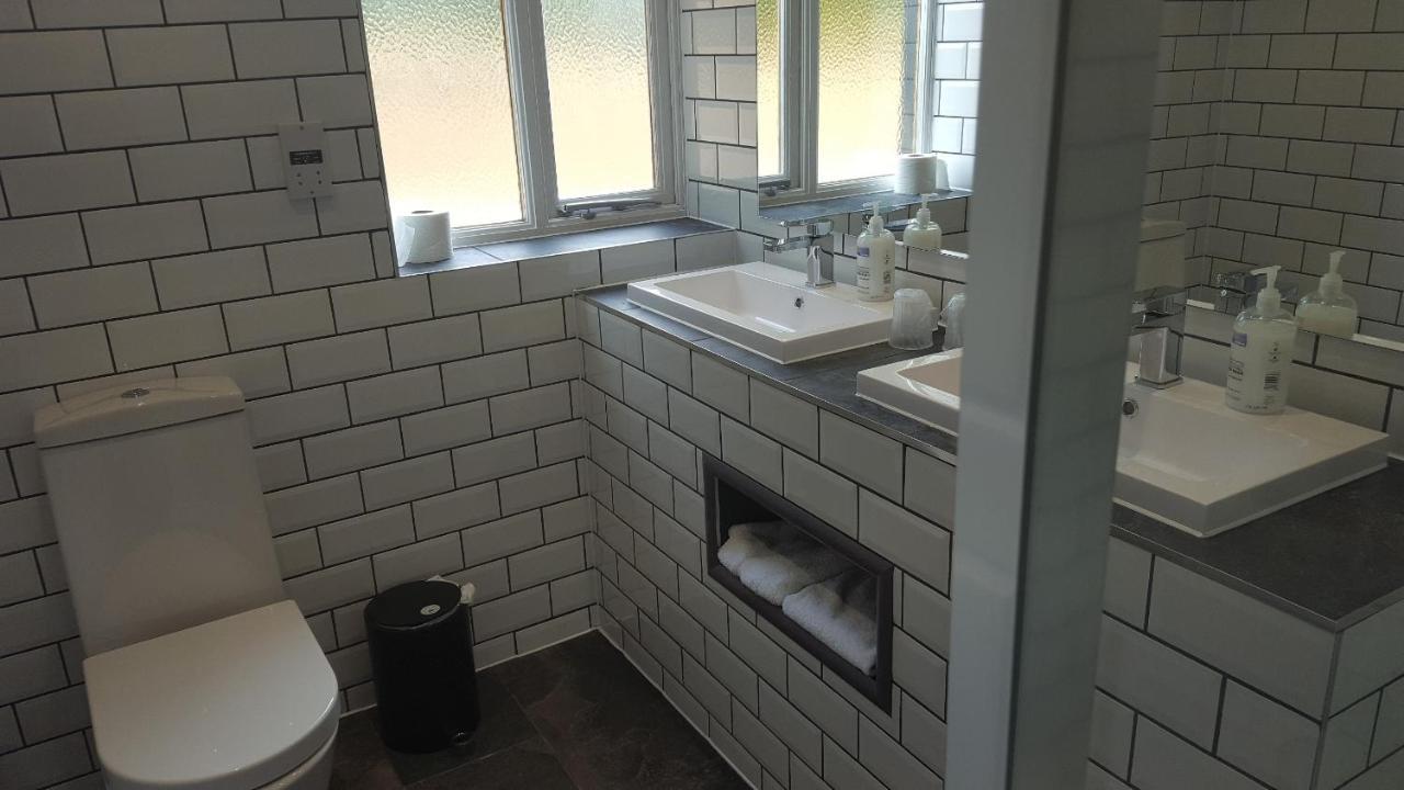 Oakside Lodge Guest House カンタベリー エクステリア 写真